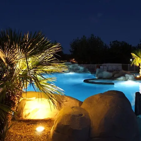 Holiday Camping La Pinede 度假居 格里莫